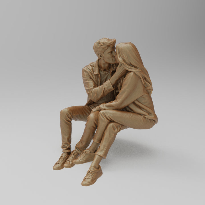 SW9184 Couple Kissing Sitting