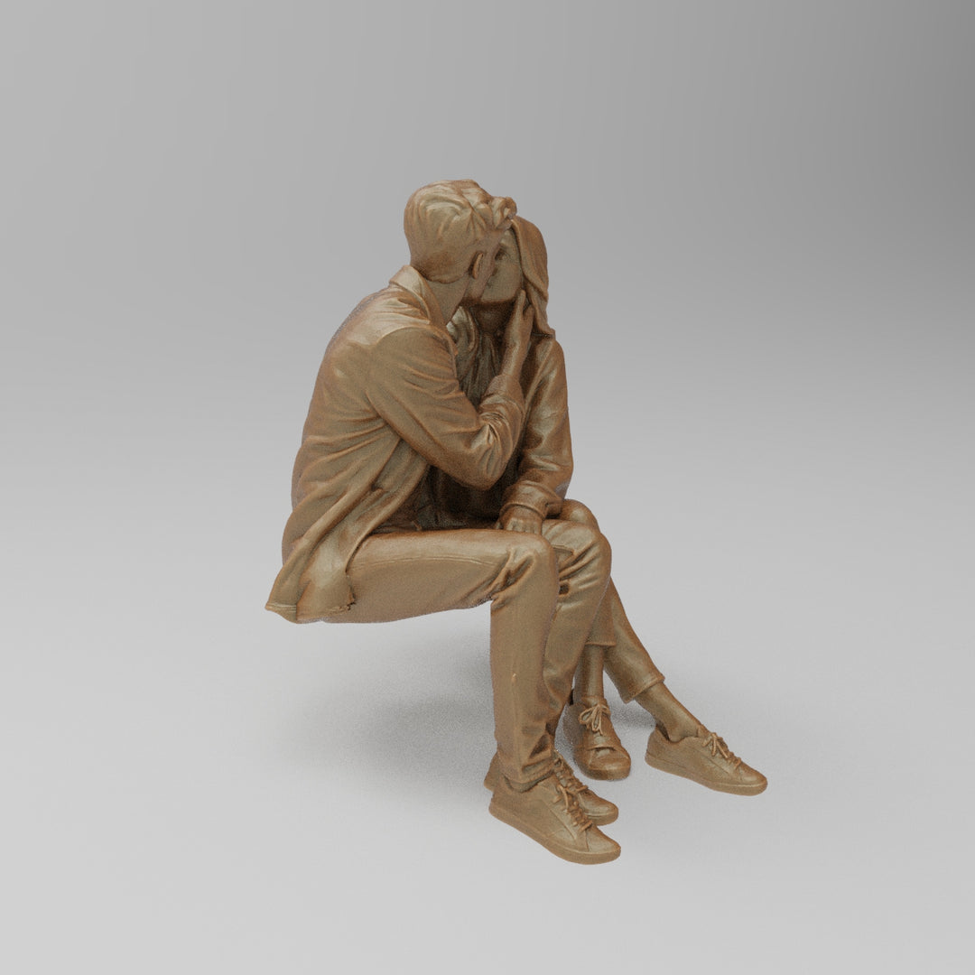 SW9184 Couple Kissing Sitting