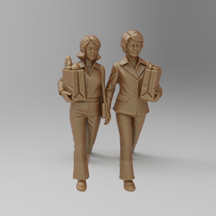 SW4428 1970s Street Scene 2 Females With Shopping