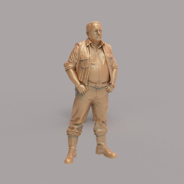 MM4304 Male Yard Worker