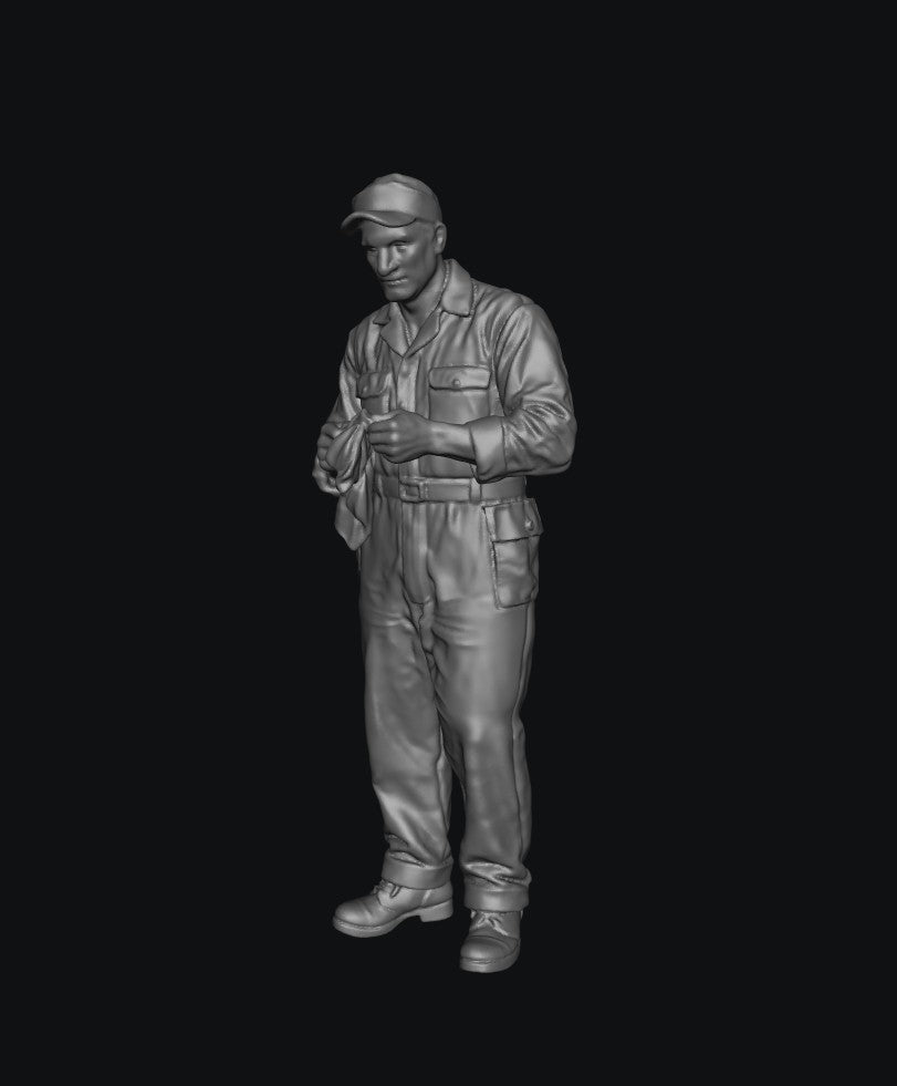 SW8244 WW2 Allied Air Force Ground Crew Standing with Cloth