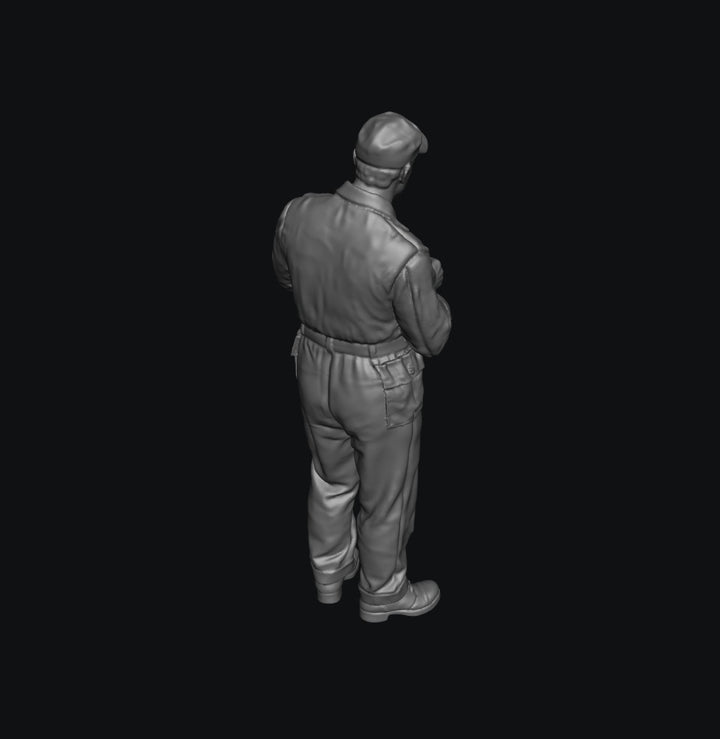 SW8244 WW2 Allied Air Force Ground Crew Standing with Cloth