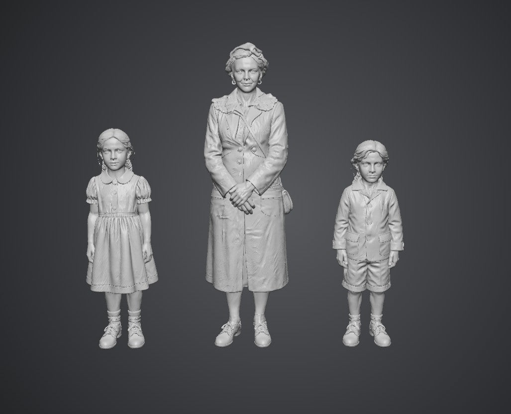 SW8268 1940 Mum and Children