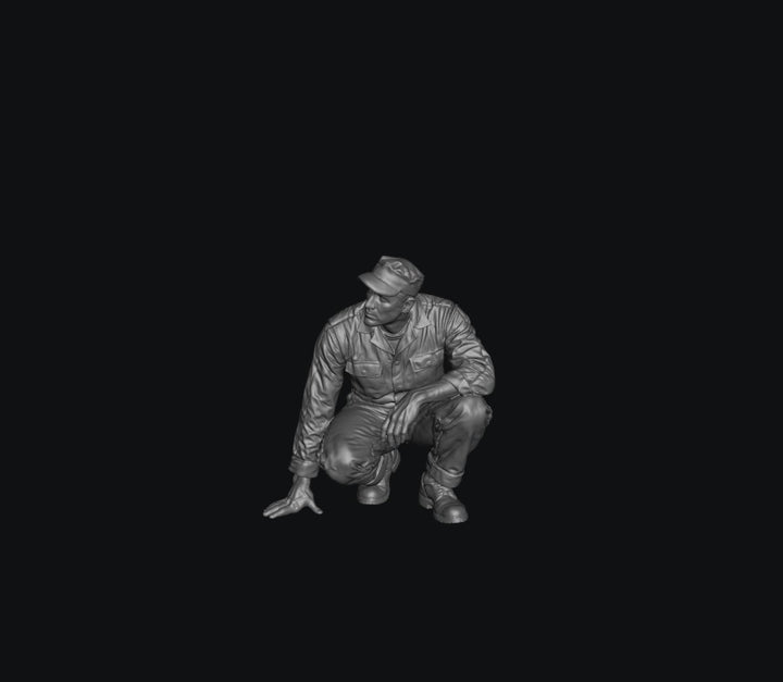 SW9282 WW2 Allied Ground Crew - Kneeling