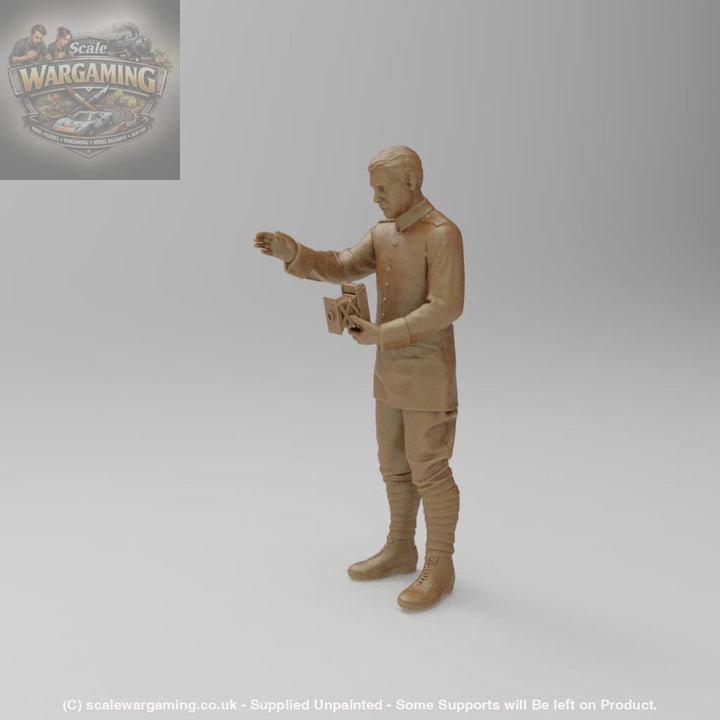 AJ002 - WW1 Photographer - Figure