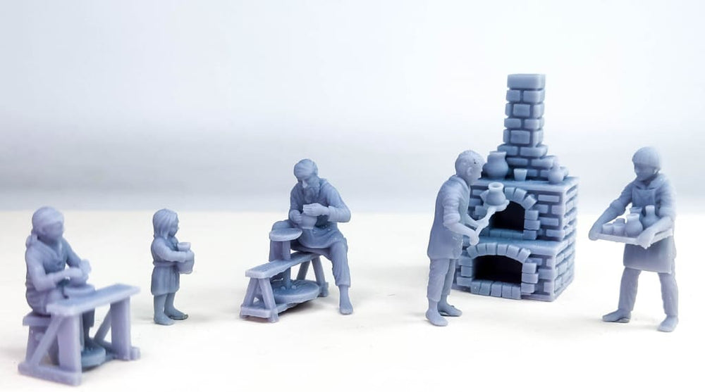 GM008 Medieval Village Scenes - Potters Medieval Figure