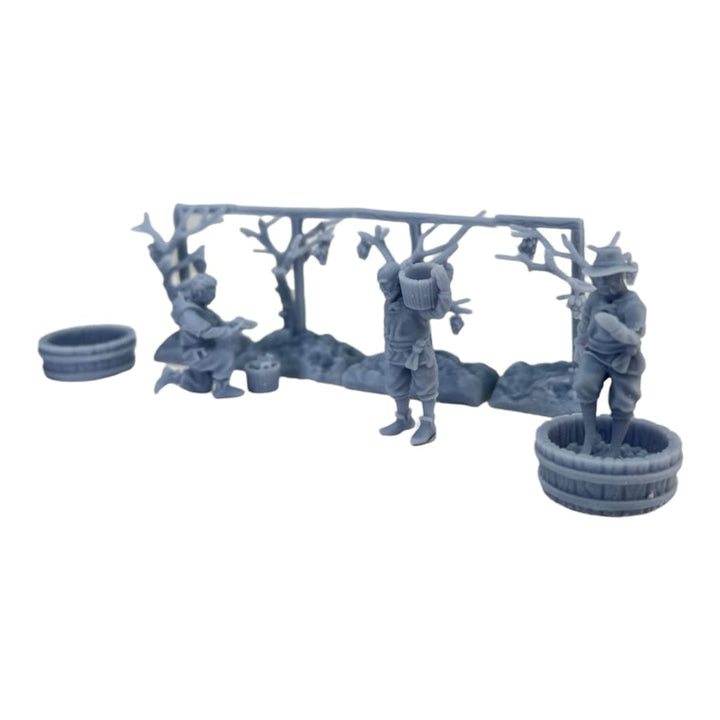 GM012 Medieval Village Scenes - Village Wine Makers Medieval Figure