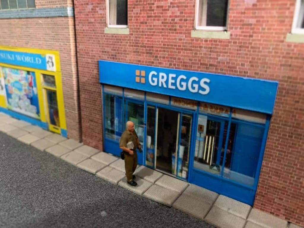 Delivery Courier Ups/dpd/hermes/parcel Force Figure