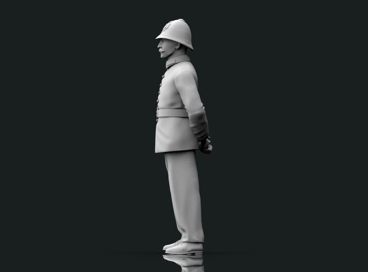MM2027 1900-1950 Policeman Standing Figure