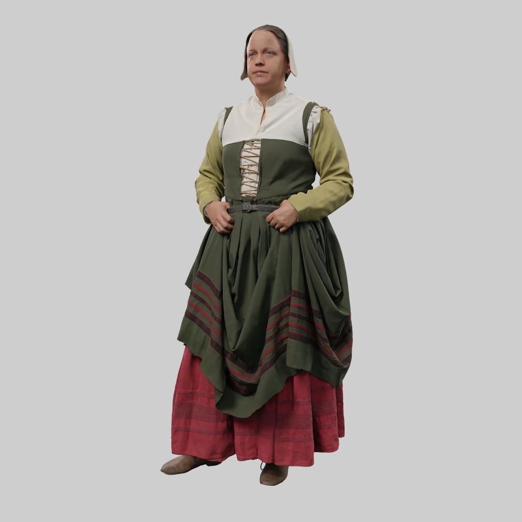 132s-0116 Medieval female Figure