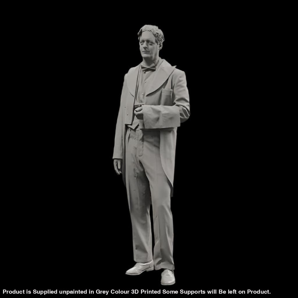 132s-0126 1900’s Waiter Figure