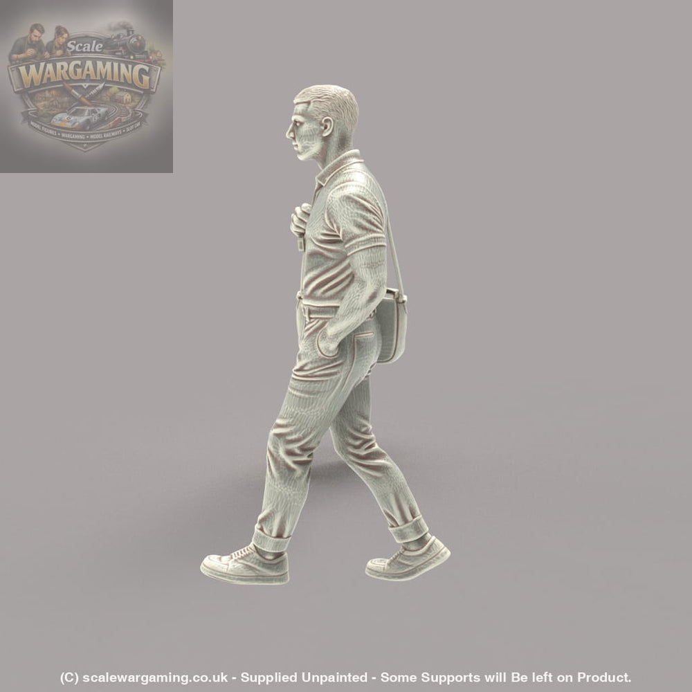 MM4186 Male With Shoulder Bag Figure