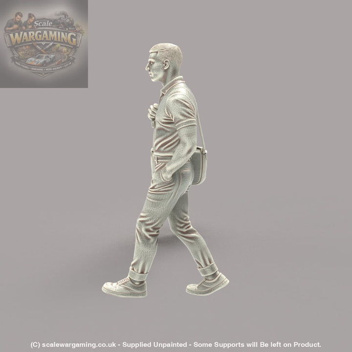 MM4186 Male With Shoulder Bag Figure