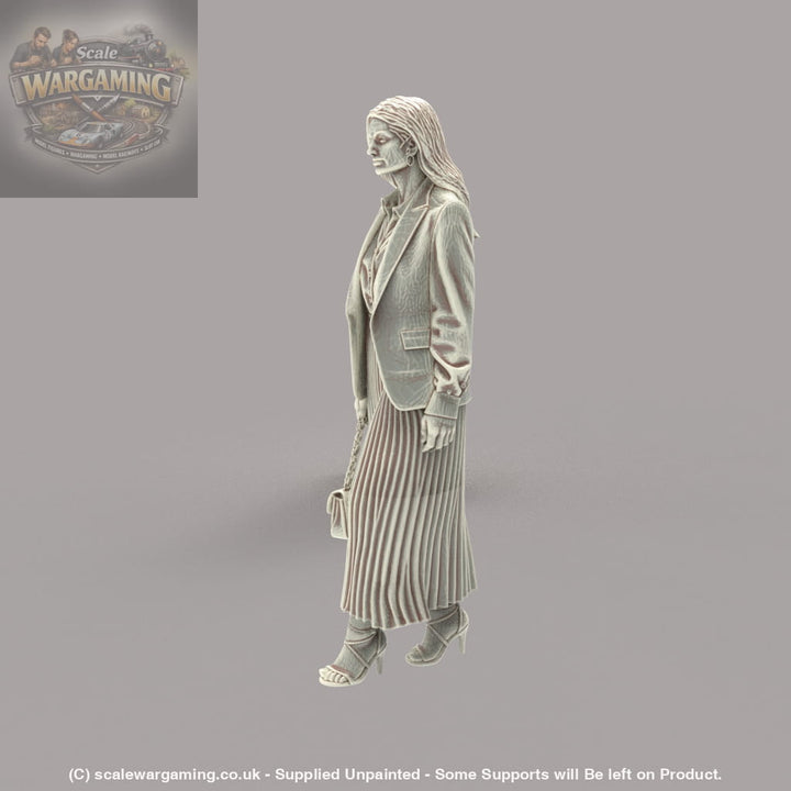 MM4191 Female in Pletted Skirt Figure