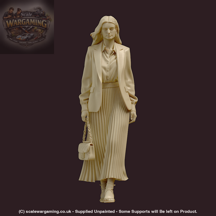 MM4191 Female in Pletted Skirt Figure
