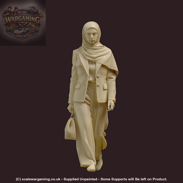 MM4192 Female Wearing Head Scarf Figure