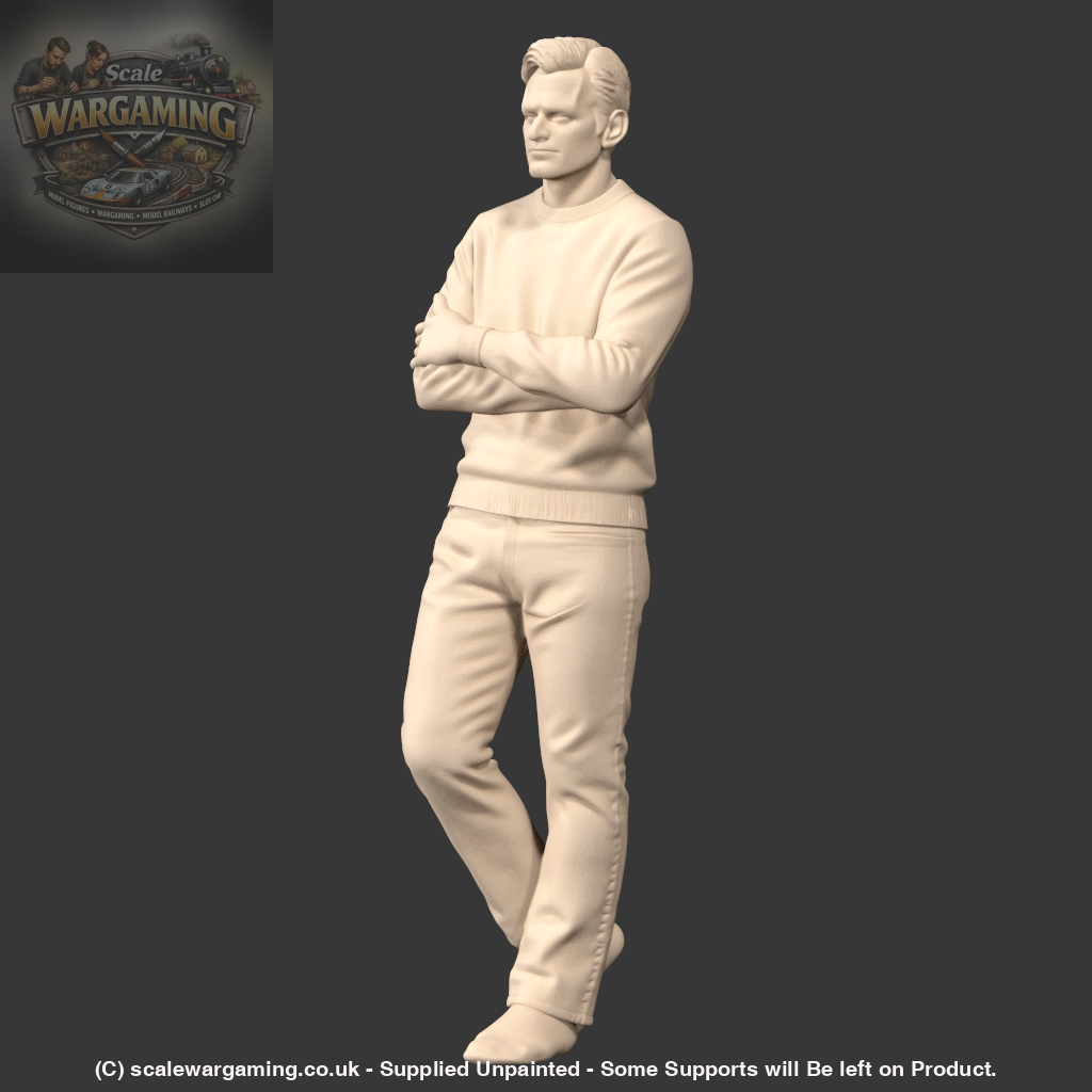 MM4233 Male leaning arms folded - Figure