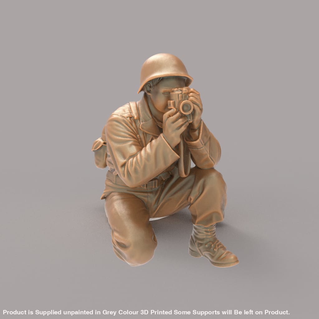 MM4281 WW2 Combat Photographer B Figure