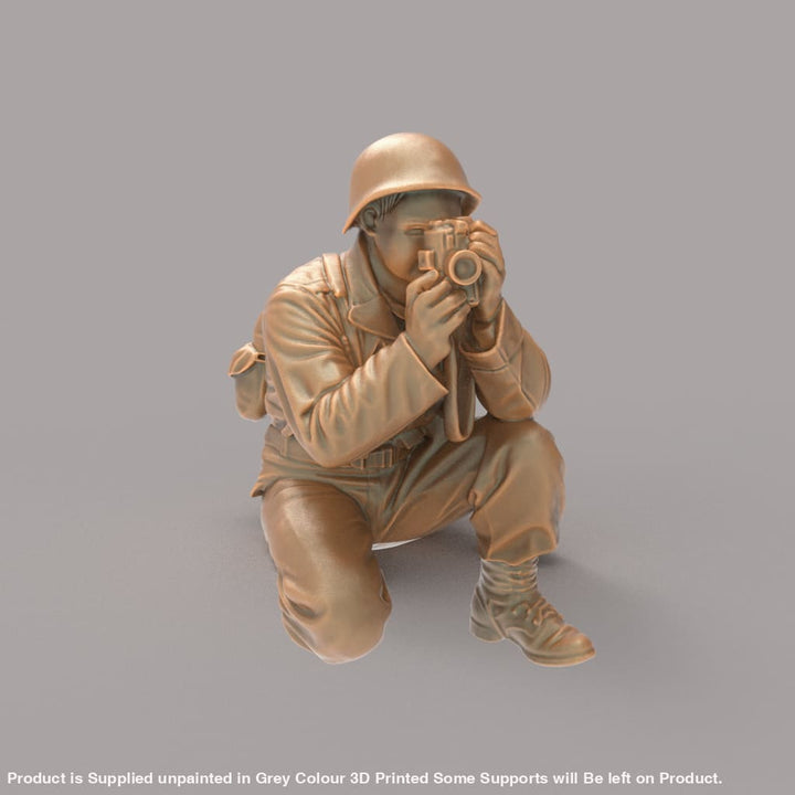 MM4281 WW2 Combat Photographer B Figure