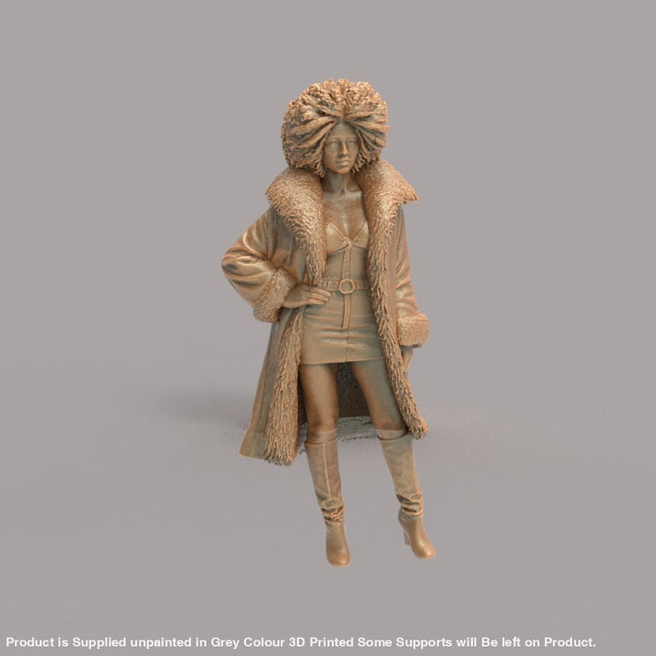 MM4293 Young Girl with Perm Figure