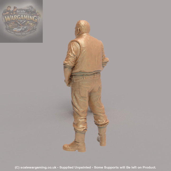 MM4304 Male Yard Worker - Figure
