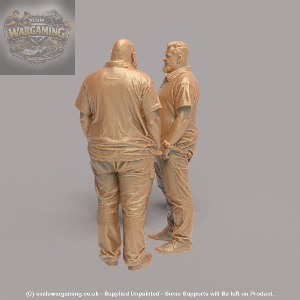 MM4305 2 Large Males Gossiping - Figure