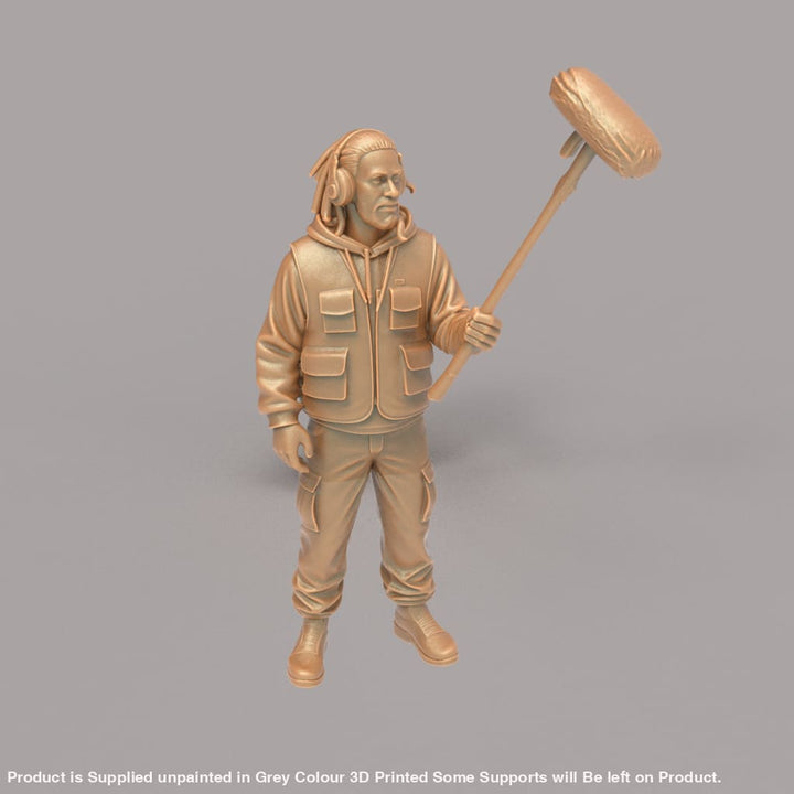 MM4333 TV News Team Sound Engineer 2 Figure