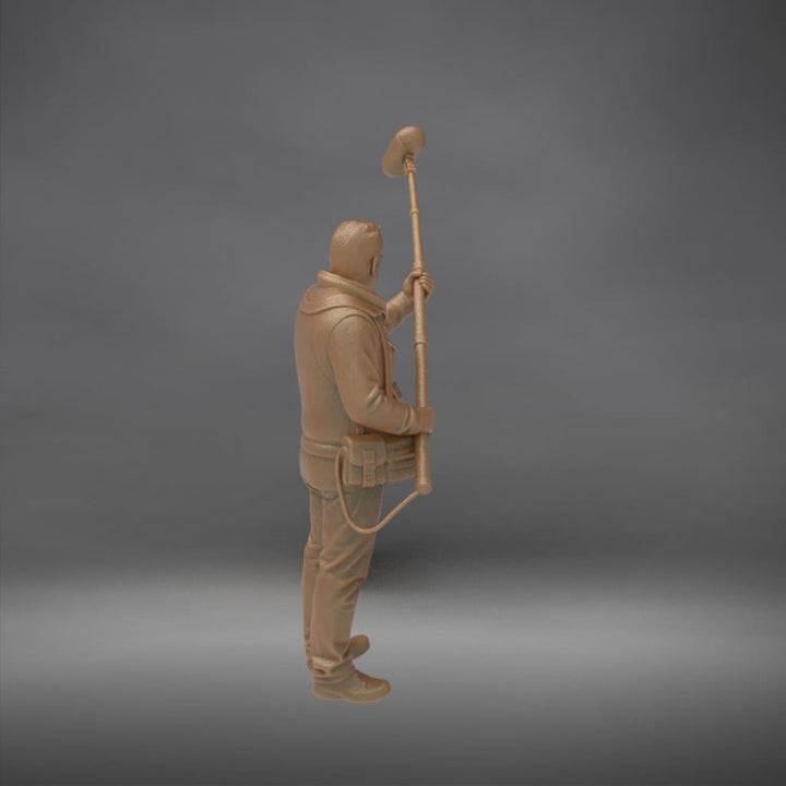 MM4334 TV News Team Sound Engineer Figure