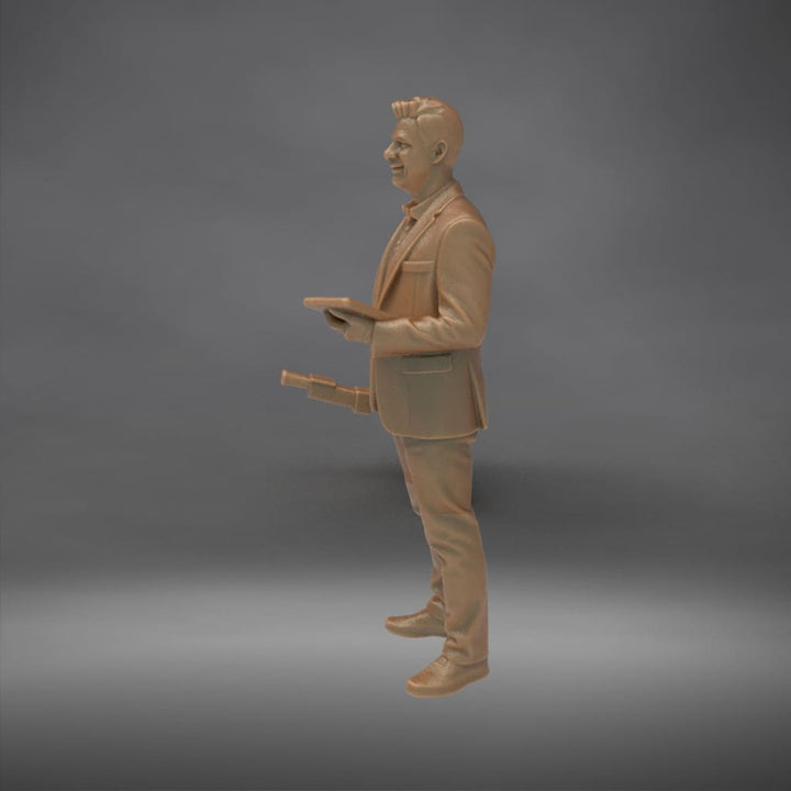 MM4336 TV News Team Male Reporter-3 Figure