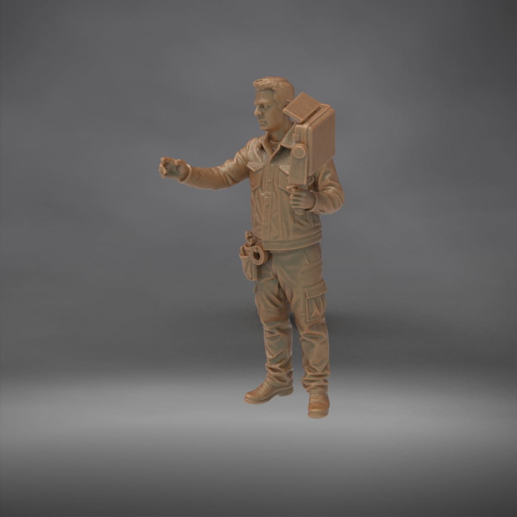 MM4337 TV News Team Lighting Engineer Figure