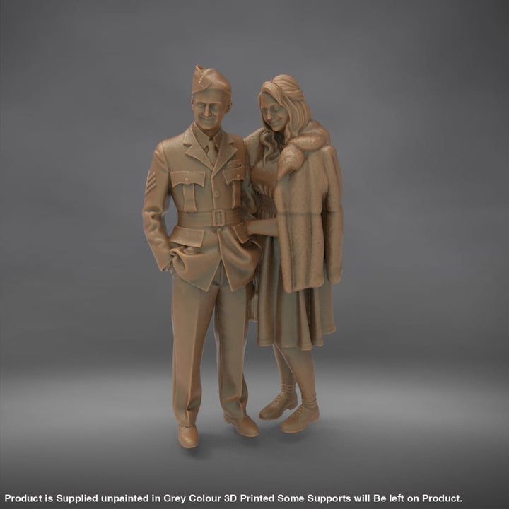 MM4360 WW2 Pilot and Girlfriend Figure
