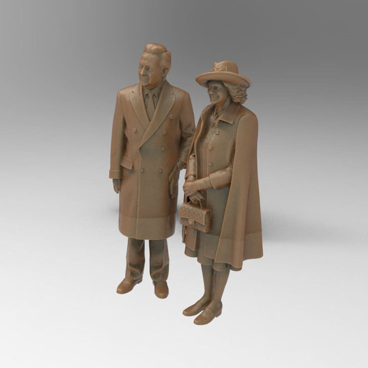 MM4366 Older Smart Couple Figure