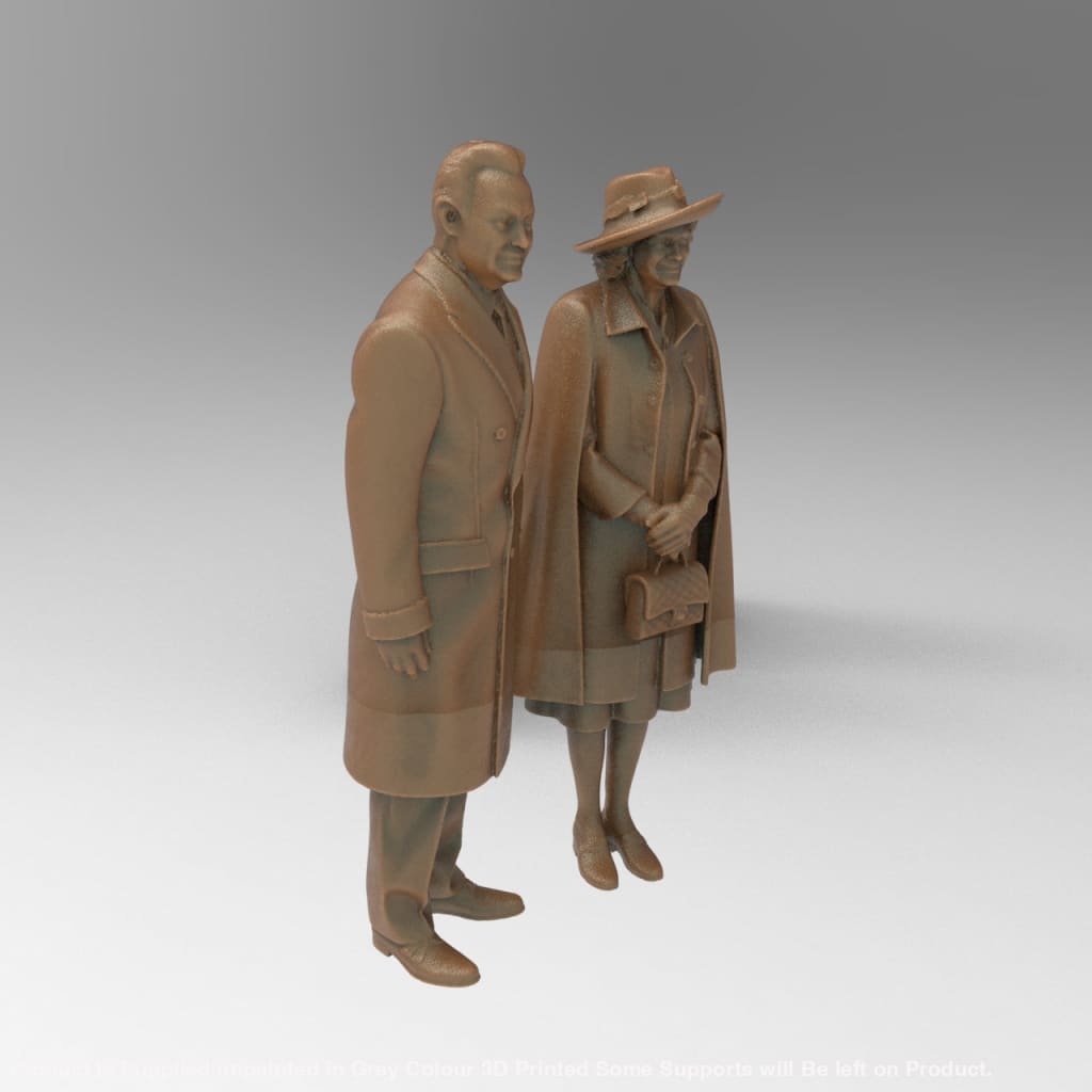 MM4366 Older Smart Couple Figure