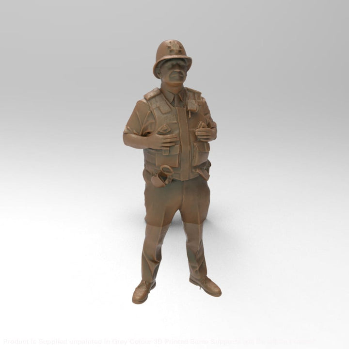 MM4369 Modern UK Policeman Figure