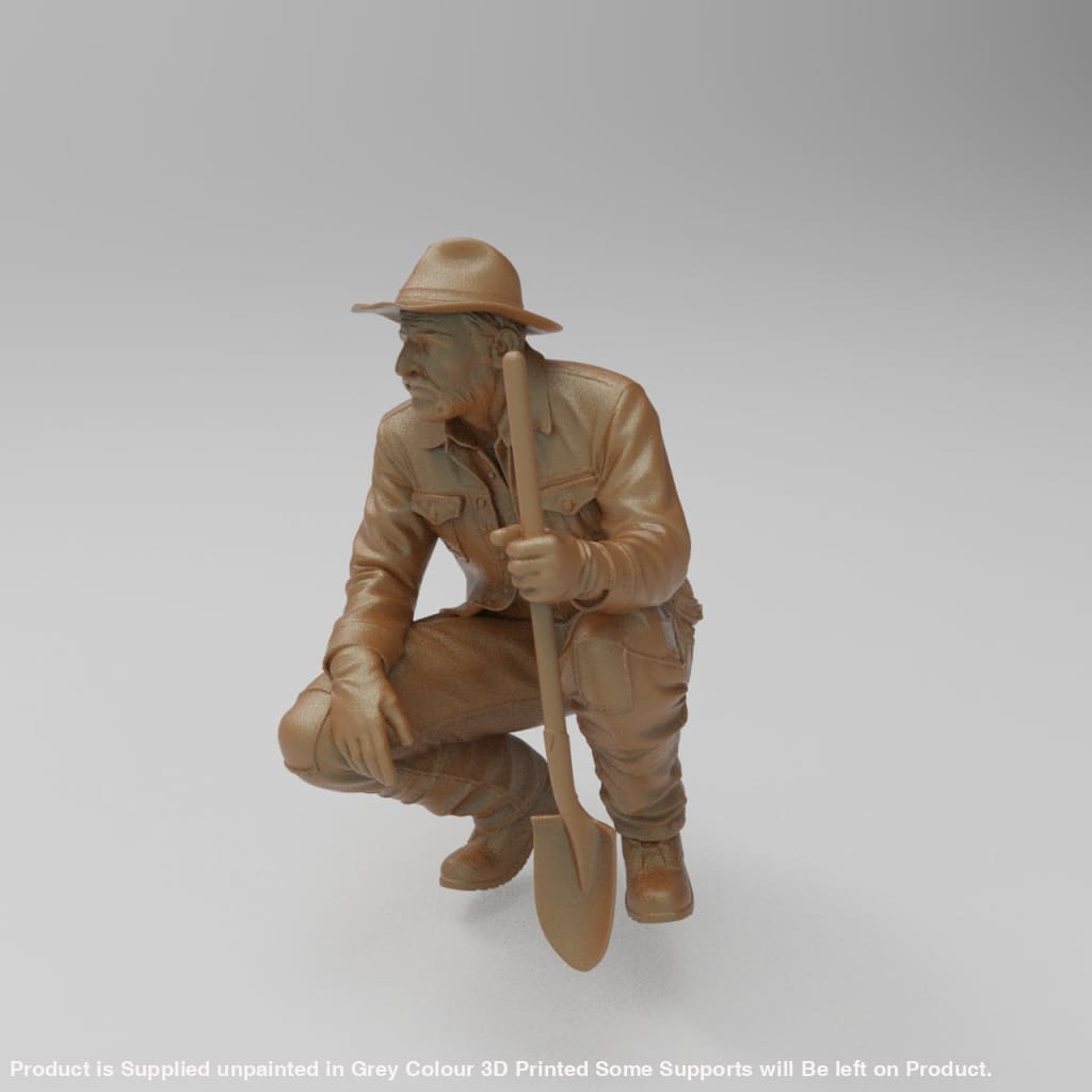 MM4375 Gardener Kneeling Figure