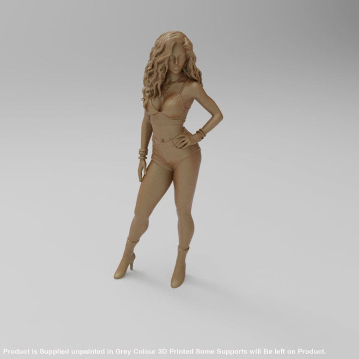 MM4386 Hooter Girl Figure