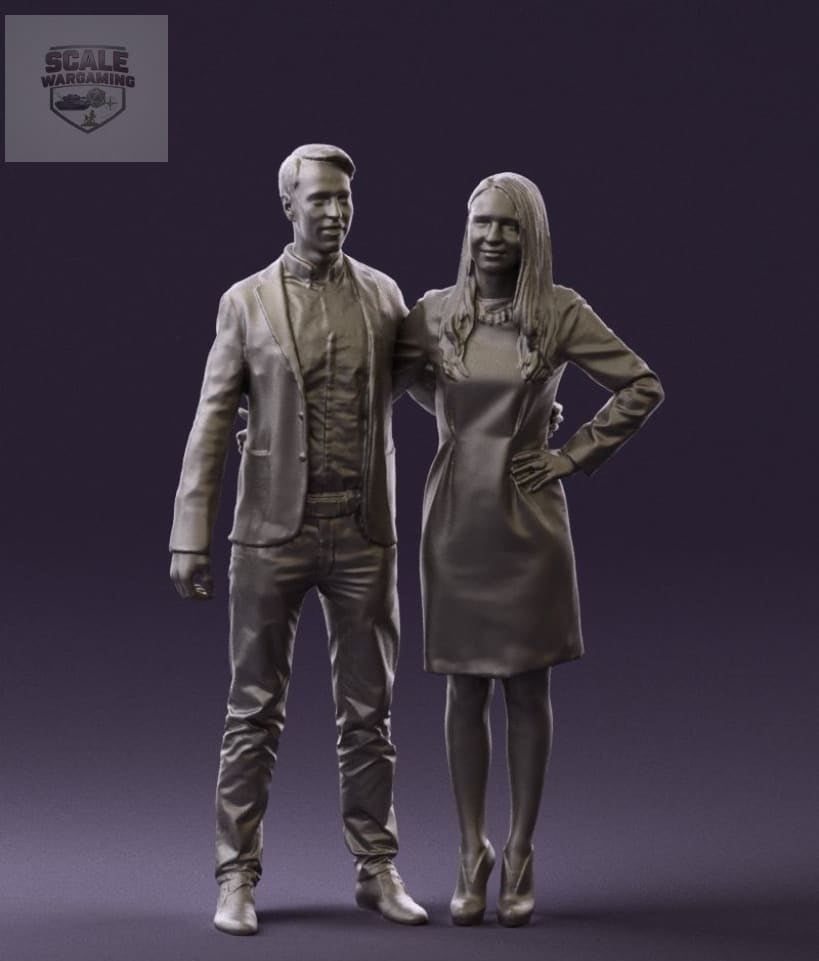 Mm867 Smart Young Couple Hugging Figure