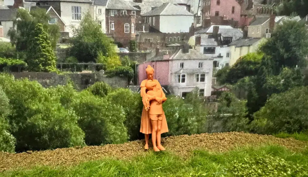 Mm879 Mum And Daughter Figure