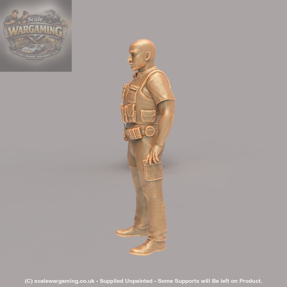 MM016 Male Police Officer Figure
