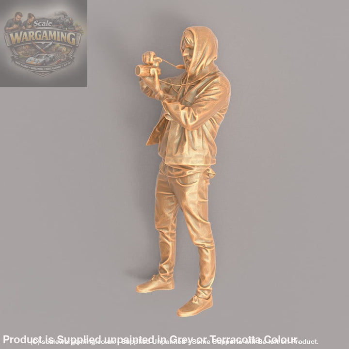 MM064 Young Male With Camera Figure