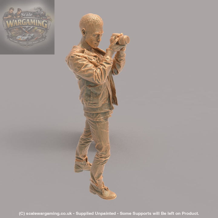 MM070 Male With Camera Figure