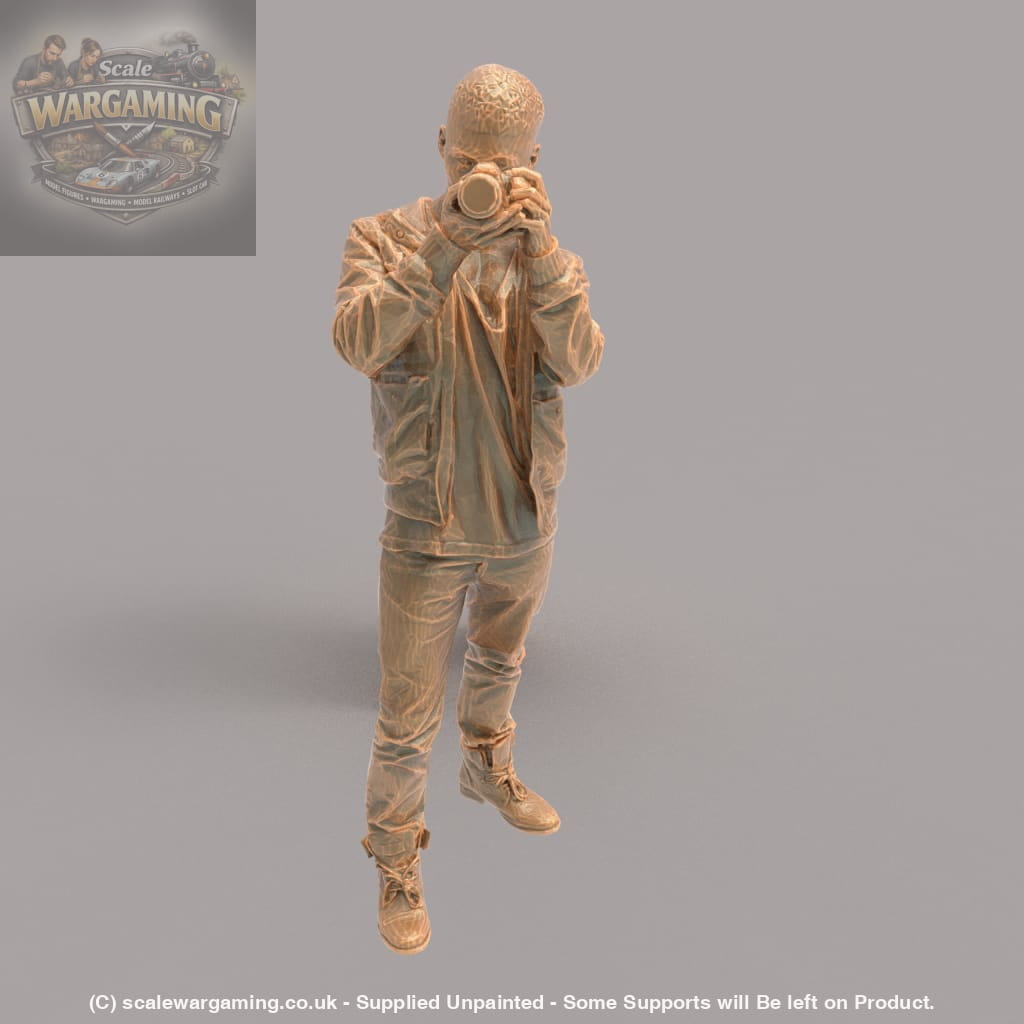 MM070 Male With Camera Figure