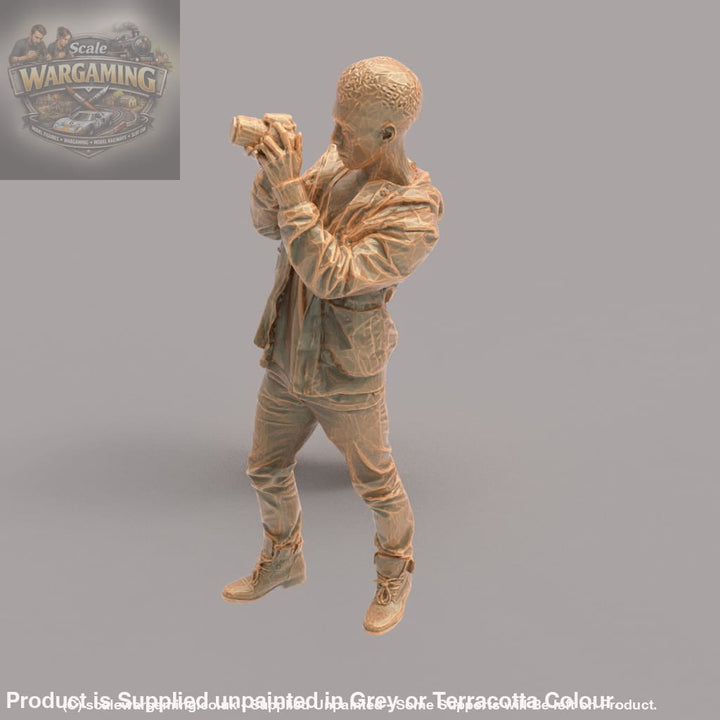 MM070 Male With Camera Figure