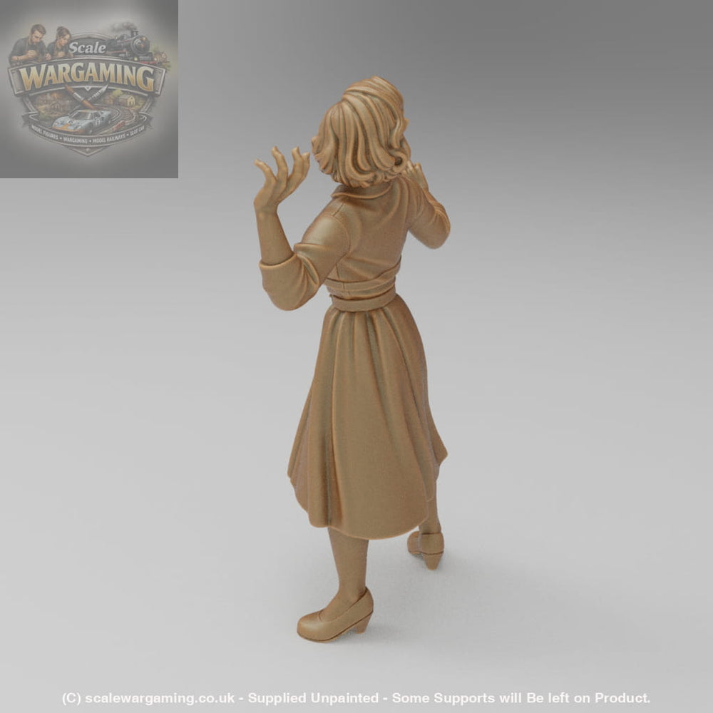 SW1043 Vera looking Scared - Figure