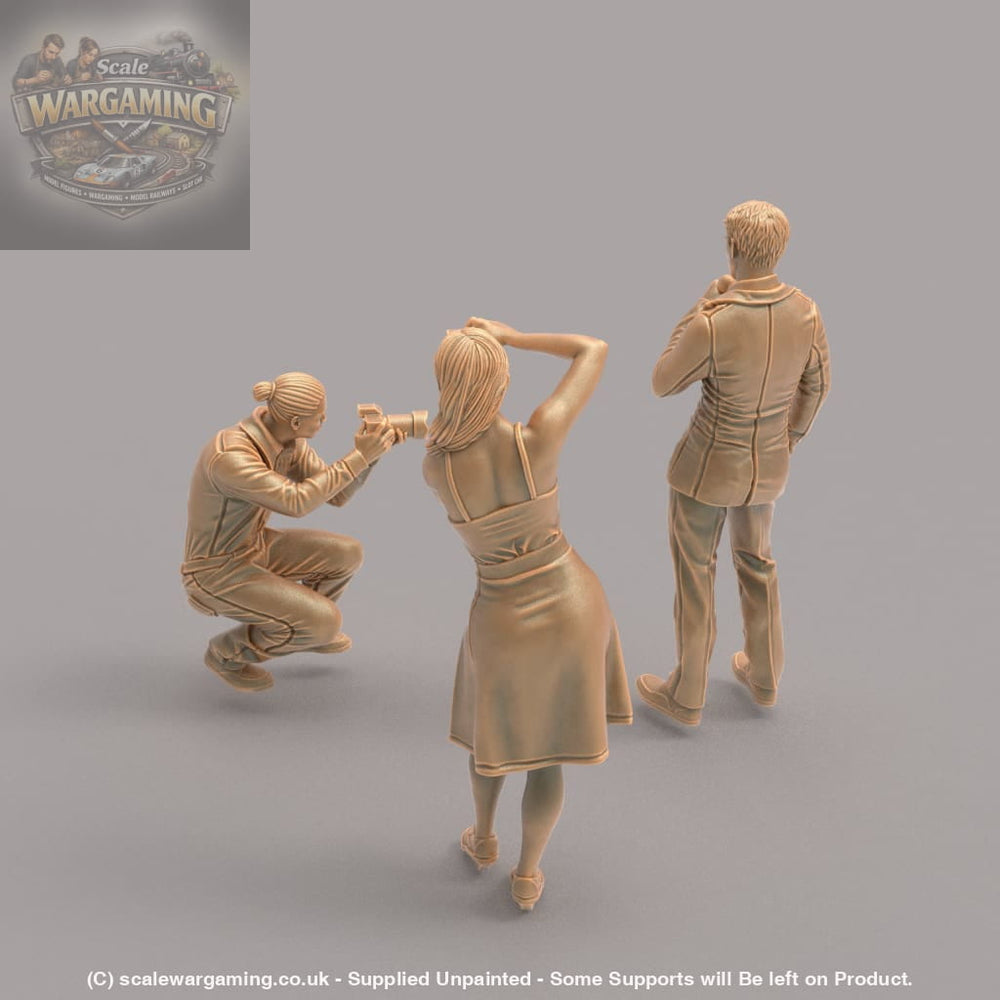 MM1054 Male Reporter and 2 Photographers Figure