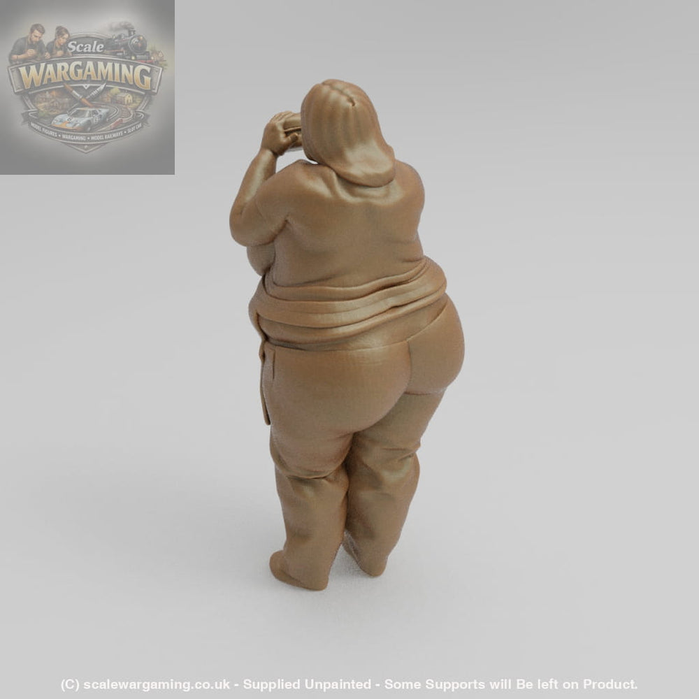 SW1131 Large Lady Eating Burger - Figure
