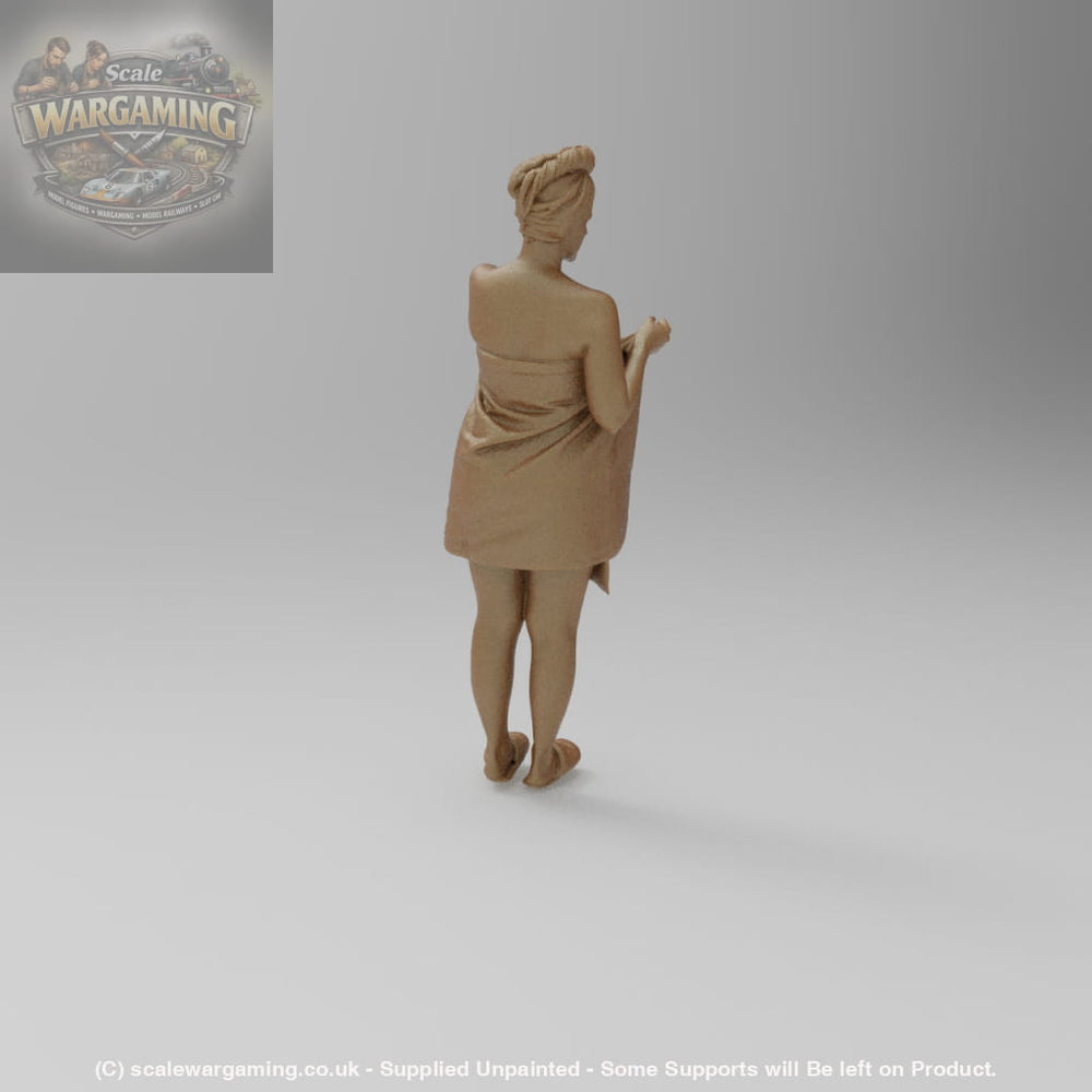 SW1141 Girl in Bathrobe and Towl on Hair - Figure