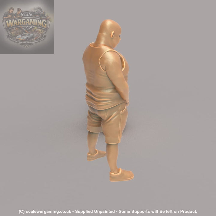MM118 Large Drunk Male Urinating Figure