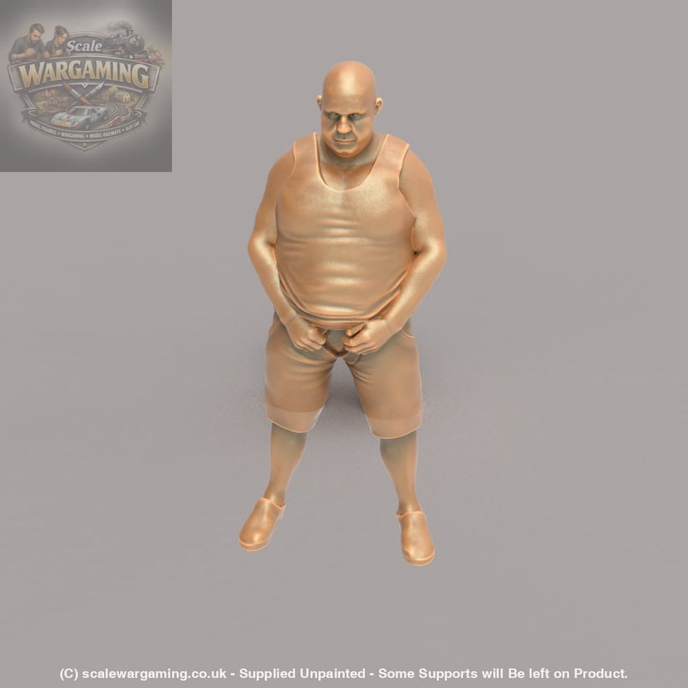 MM118 Large Drunk Male Urinating Figure