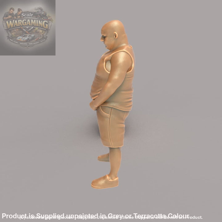 MM118 Large Drunk Male Urinating Figure